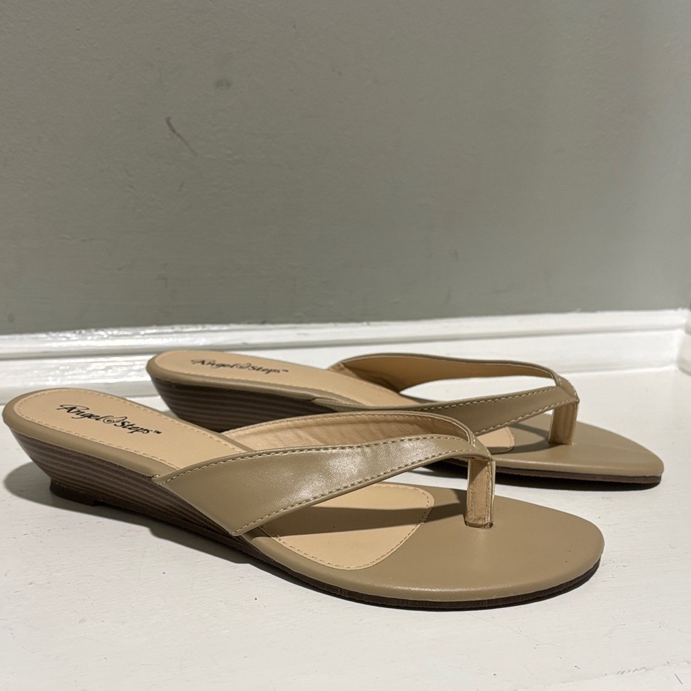 NWOT Angel Steps Women's Beige Wedge Sandals-9.5W